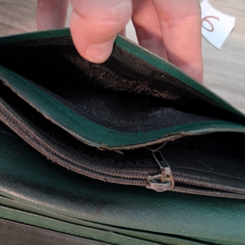 Burberry - dark green wallet bifold - Authentic - Picture 13 of 15